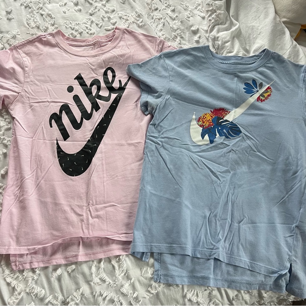 Bundle of 2 Girls Nike Short Sleeve Tee Shirts